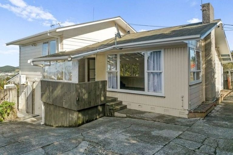 Photo of property in 10 Memorial Drive, Parahaki, Whangarei, 0112