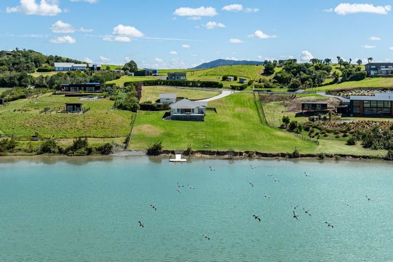 Photo of property in 92 Flagstaff Terrace, Waipu, 0582