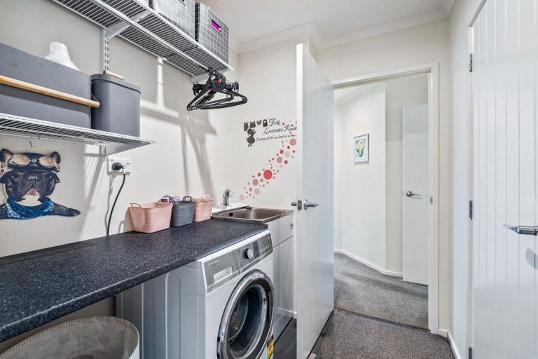 Photo of property in 25 Waitemata Drive, One Tree Point, 0118