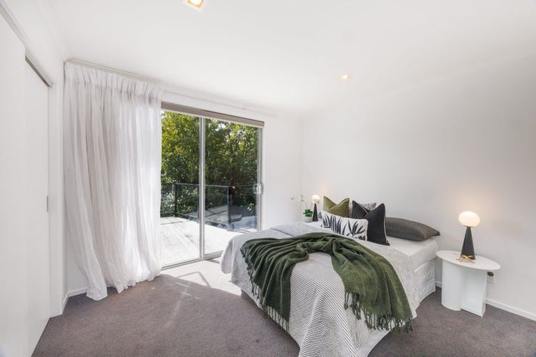 Photo of property in 16a Springdale Grove, Fitzherbert, Palmerston North, 4410