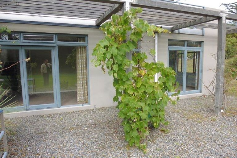 Photo of property in 9 Puriri Road, Waikanae, 5036