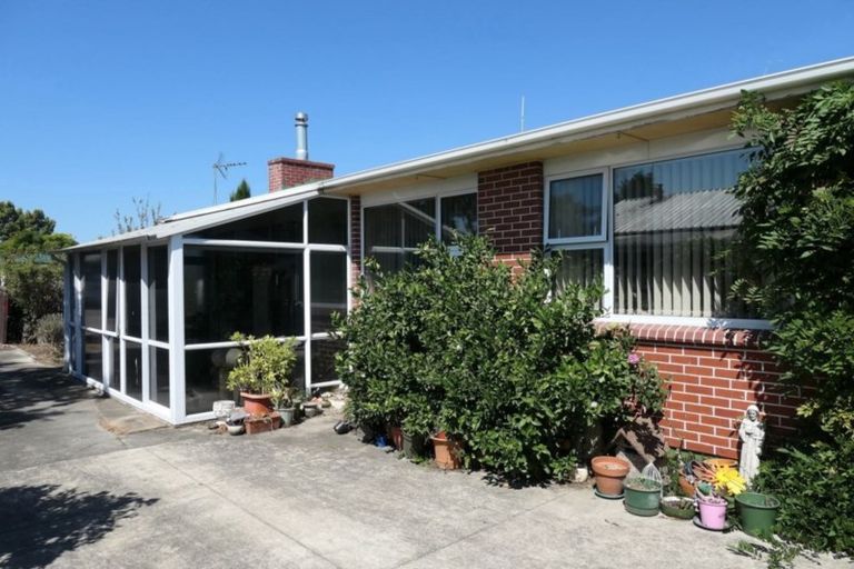 Photo of property in 33 Donnington Street, Parklands, Christchurch, 8083
