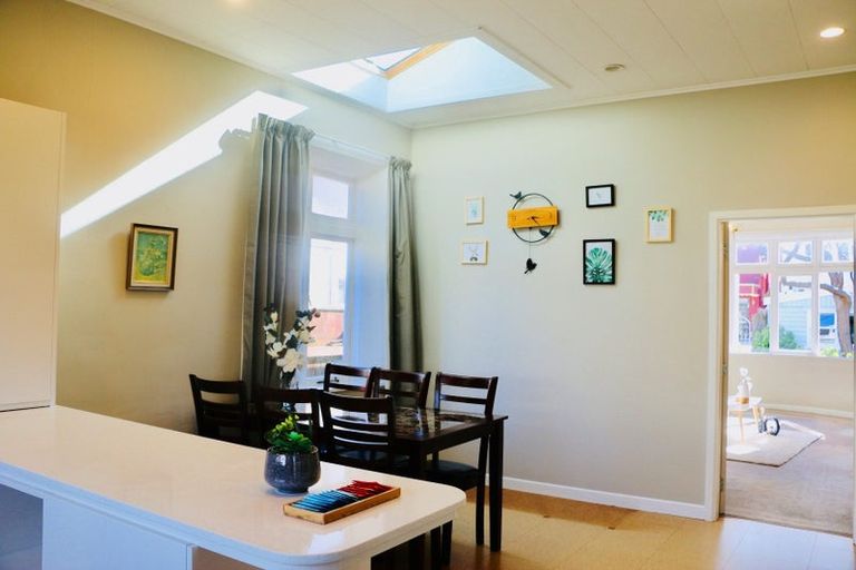 Photo of property in 211 The Parade, Island Bay, Wellington, 6023