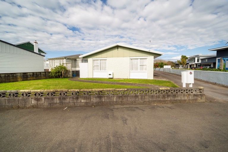 Photo of property in 93a Tukapa Street, Westown, New Plymouth, 4310
