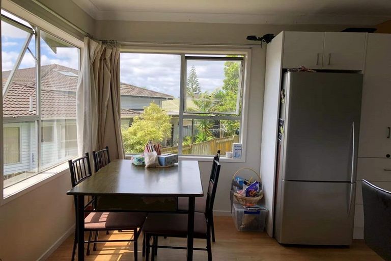 Photo of property in 4 Darcy Place, Massey, Auckland, 0614