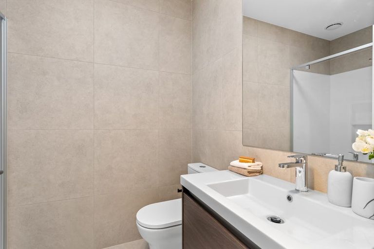 Photo of property in 16 Hema Road, Hobsonville, 0616