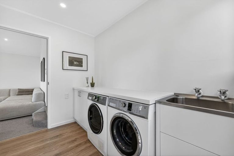 Photo of property in 2/31 Verran Road, Birkenhead, Auckland, 0626