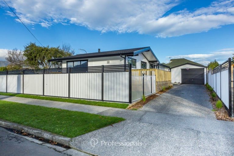 Photo of property in 99 Gibbons Street, Ebdentown, Upper Hutt, 5018