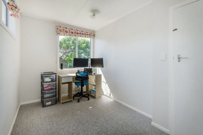 Photo of property in 21 Te Kupe Road, Paraparaumu Beach, Paraparaumu, 5032