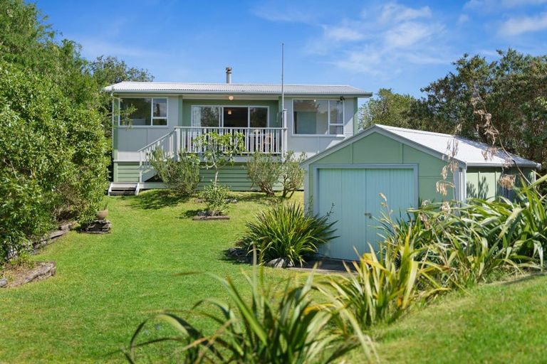 Photo of property in 3 Arthur Street, Waikawa Beach, Manakau, 5573