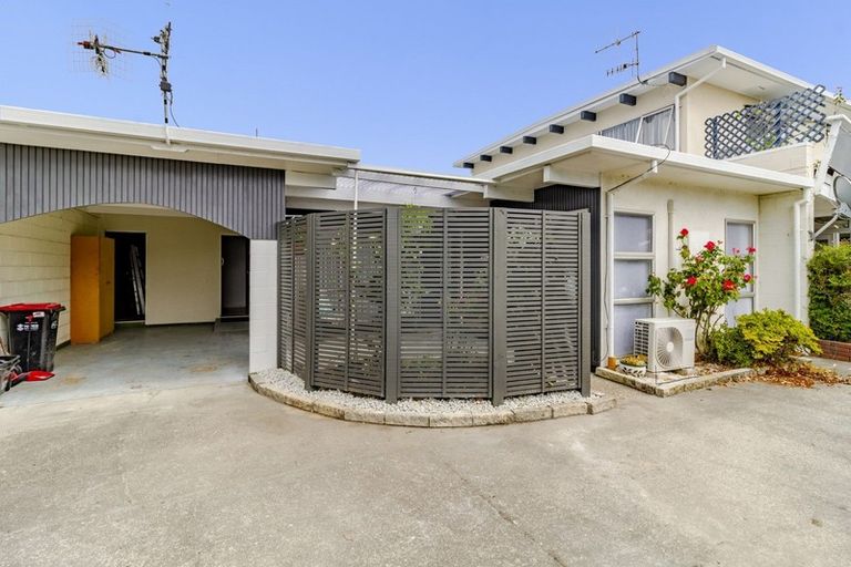 Photo of property in 2/19 Church Road, Taradale, Napier, 4112