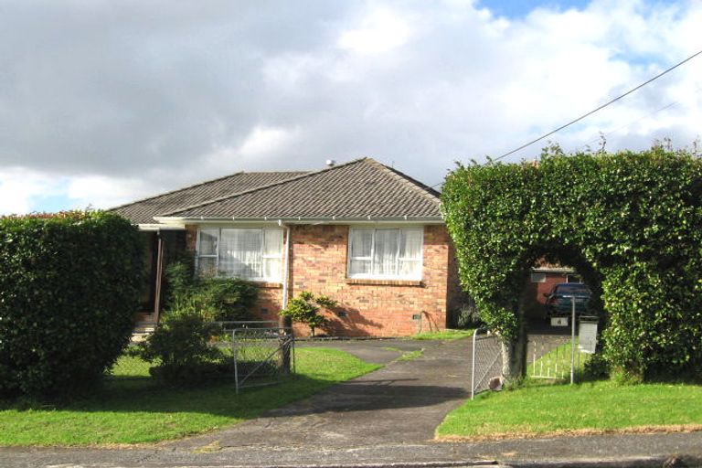 Photo of property in 4 Mackenzie Street, Te Atatu South, Auckland, 0610