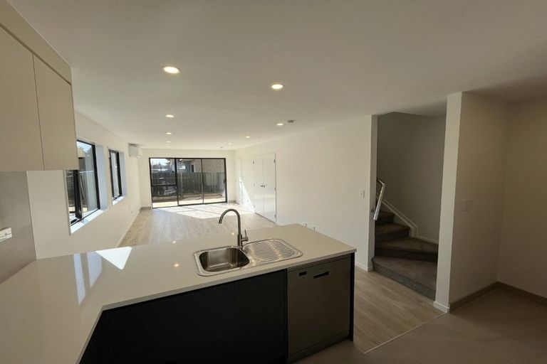 Photo of property in 8/25 Manse Road, Pahurehure, Papakura, 2113