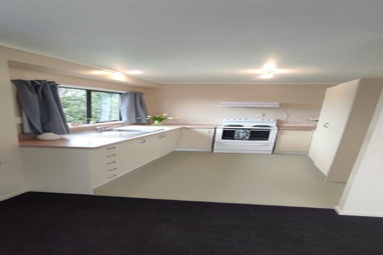 Photo of property in 1/12 Holiday Road, Stanmore Bay, Whangaparaoa, 0932