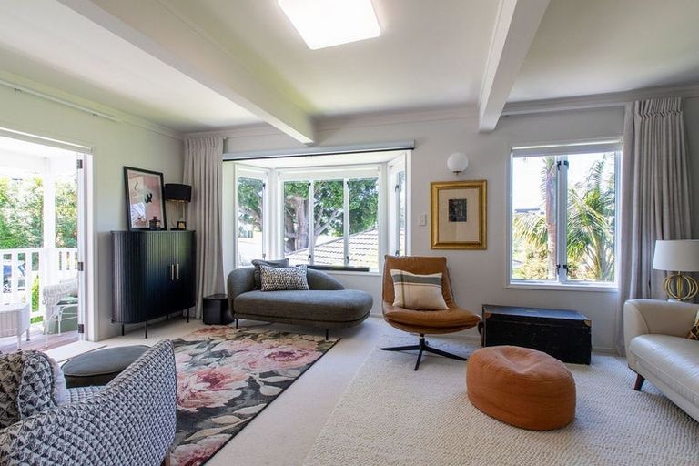 Photo of property in 1/2 Heathcote Road, Castor Bay, Auckland, 0620