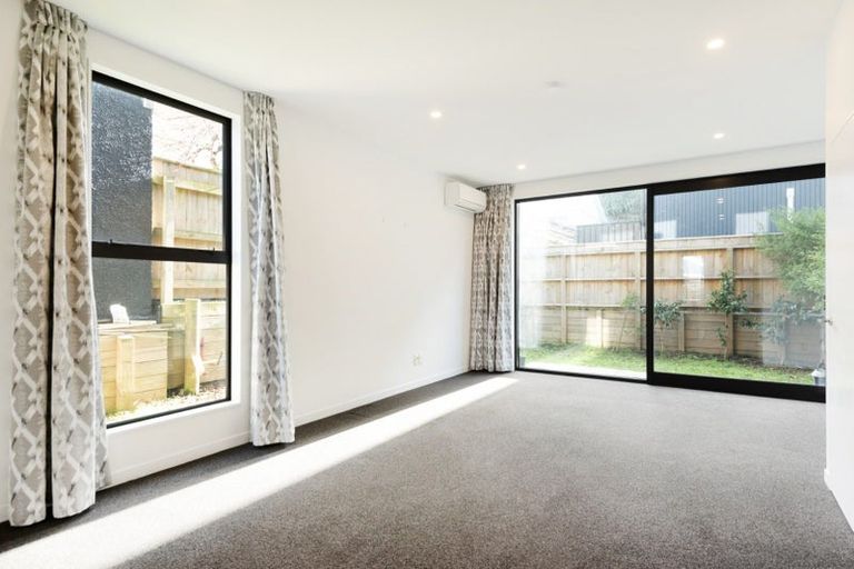 Photo of property in 20u5 Trent Street, Island Bay, Wellington, 6023