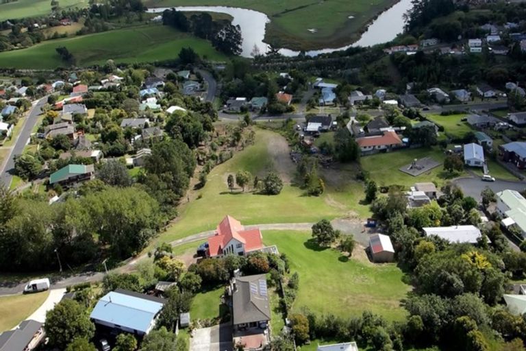 Photo of property in 2 St Julia Court, Helensville, 0800