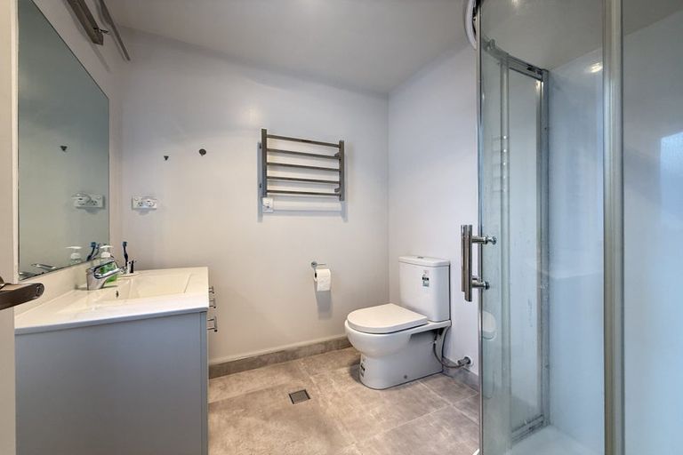 Photo of property in 6 Kearns Drive, Hobsonville, Auckland, 0616