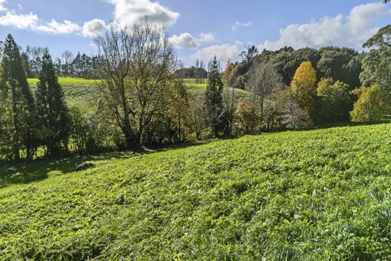 Photo of property in 574 Otaraoa Road, Tikorangi, Waitara, 4383