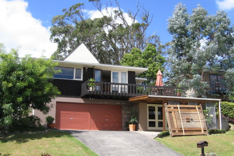 Photo of property in 12 Oruamo Place, Beach Haven, Auckland, 0626