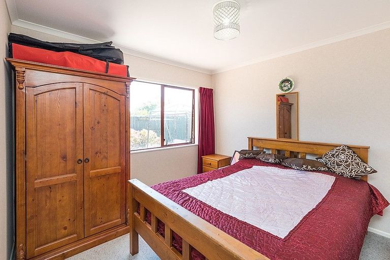 Photo of property in 14 Montana Way, Milson, Palmerston North, 4414