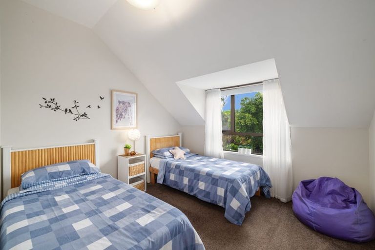 Photo of property in 37b Highland Place, Avonhead, Christchurch, 8042