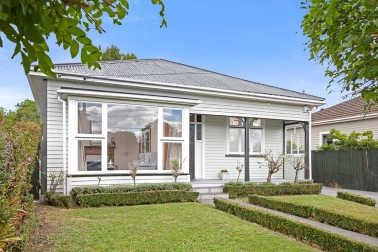 Photo of property in 244 Edgeware Road, Edgeware, Christchurch, 8013