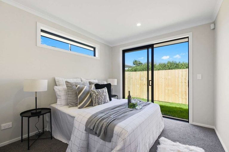 Photo of property in 1 Kaimai Avenue, Massey, 0614