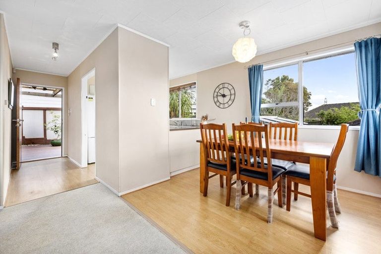 Photo of property in 98 Gallony Avenue, Massey, Auckland, 0614