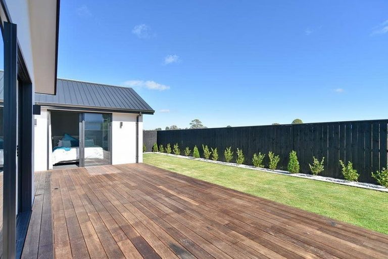 Photo of property in 10 Twin Meadows Drive, Casebrook, Christchurch, 8051