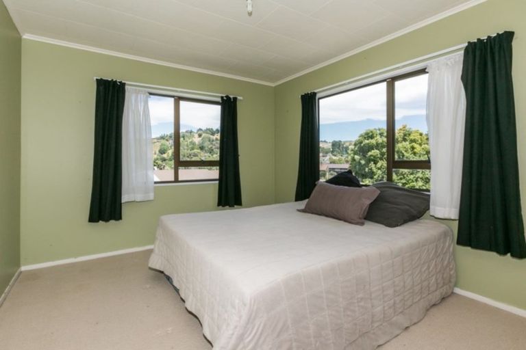 Photo of property in 2 Ewan Place, Taradale, Napier, 4112