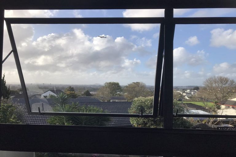 Photo of property in 2/2 Monde Place, Clover Park, Auckland, 2019