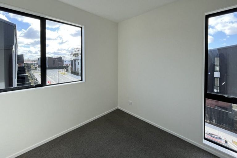 Photo of property in 1/25 Jabuka Street, Glen Eden, 0602