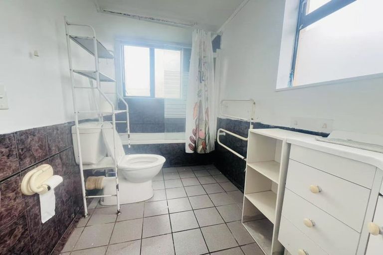 Photo of property in 564f Adelaide Road, Berhampore, Wellington, 6023