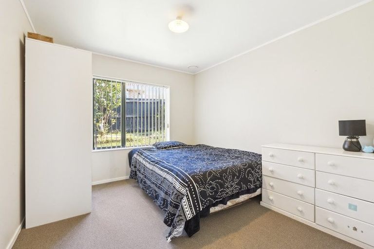 Photo of property in 9 Eloise Place, Clendon Park, Auckland, 2103