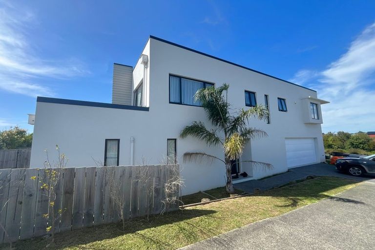 Photo of property in 1 Ockhams Street, Karaka, Papakura, 2113