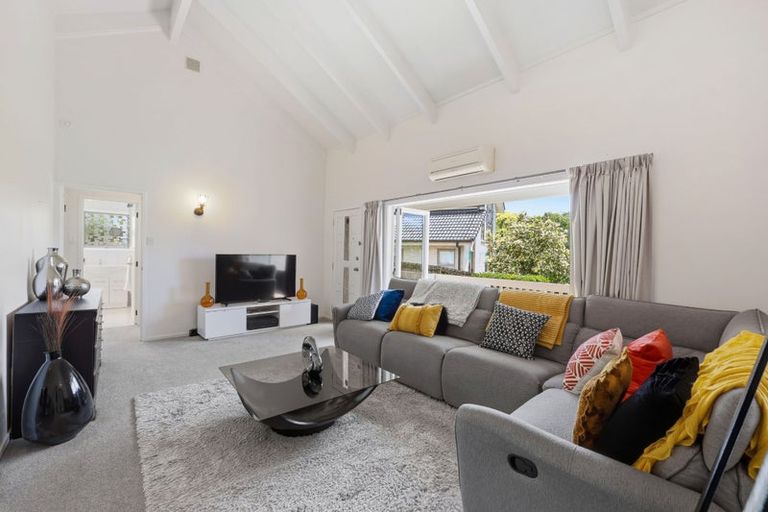 Photo of property in 2/30 Curacao Place, Half Moon Bay, Auckland, 2012
