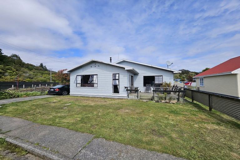 Photo of property in 59 Inverness Street, Dunollie, Runanga, 7803