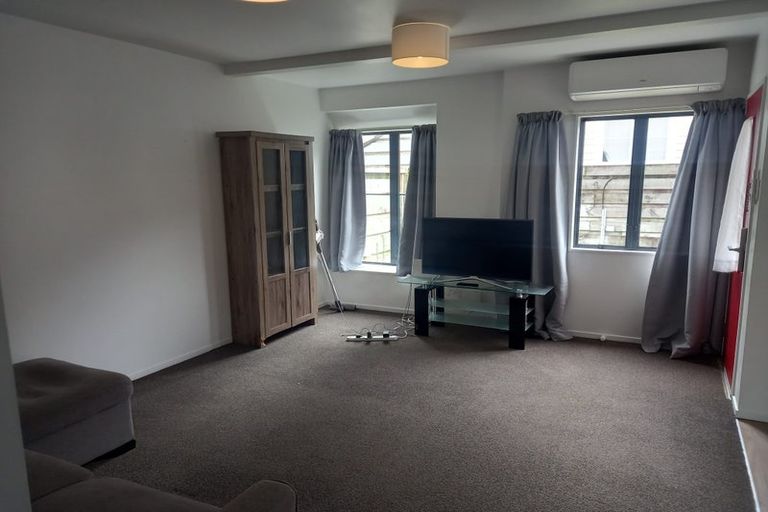 Photo of property in 2/74 Waiwhetu Road, Waiwhetu, Lower Hutt, 5010