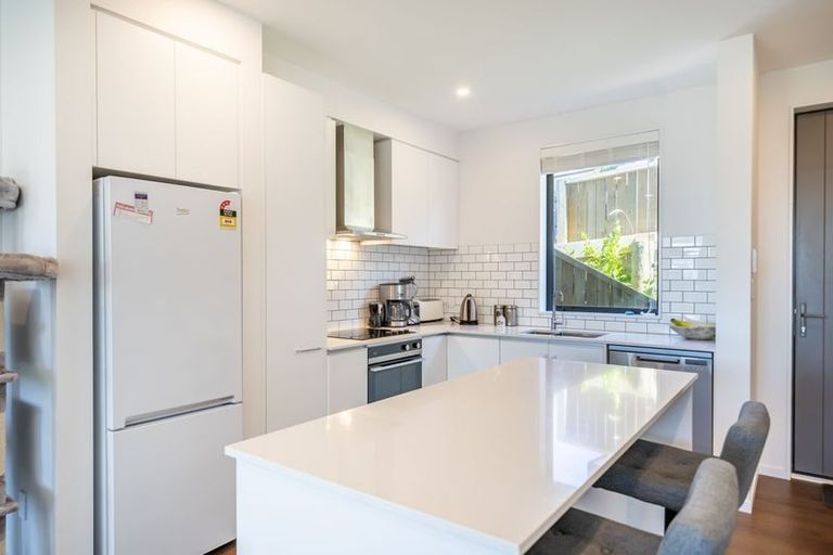 Photo of property in 62u1 Spenmoor Street, Newlands, Wellington, 6037