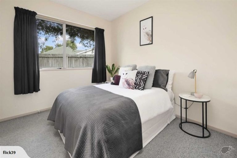 Photo of property in 113 Warren Crescent, Hillmorton, Christchurch, 8025