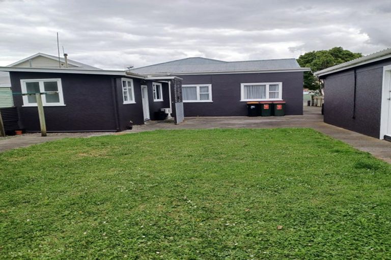 Photo of property in 19 Hereford Street, West End, Palmerston North, 4410
