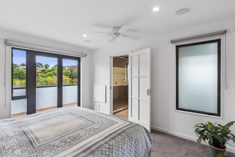 Photo of property in 34 Renown Road, Raumati South, Paraparaumu, 5032