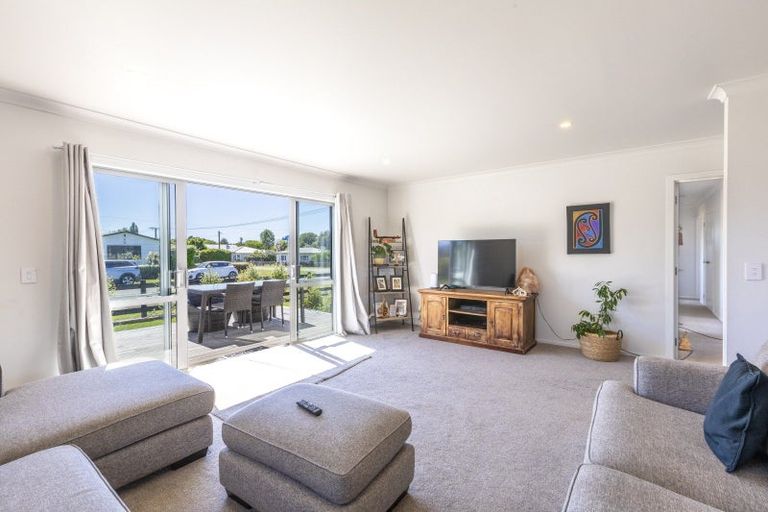 Photo of property in 12 Ross Street, Otane, 4202