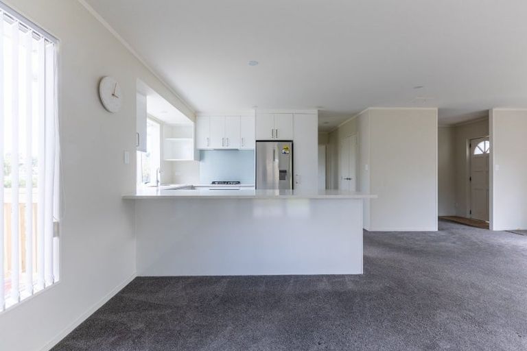 Photo of property in 115 Athena Drive, Totara Vale, Auckland, 0629