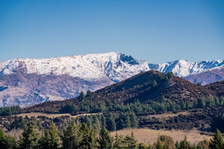 Photo of property in 17 Magpie Place, Lake Hawea, 9382