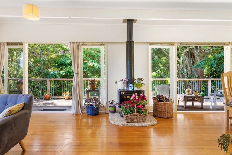Photo of property in 4 Tranquil Glade, Hillcrest, Auckland, 0627