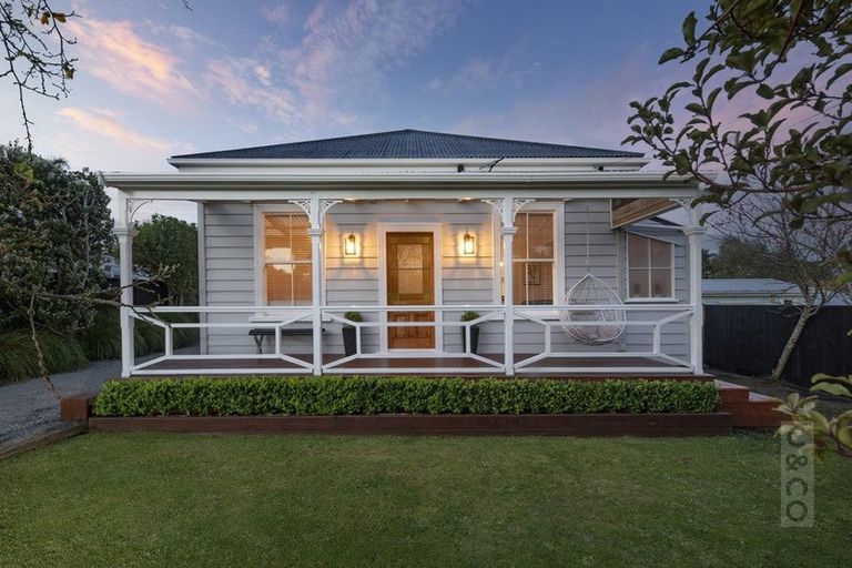 Photo of property in 5 Elliot Street, Riverhead, 0820