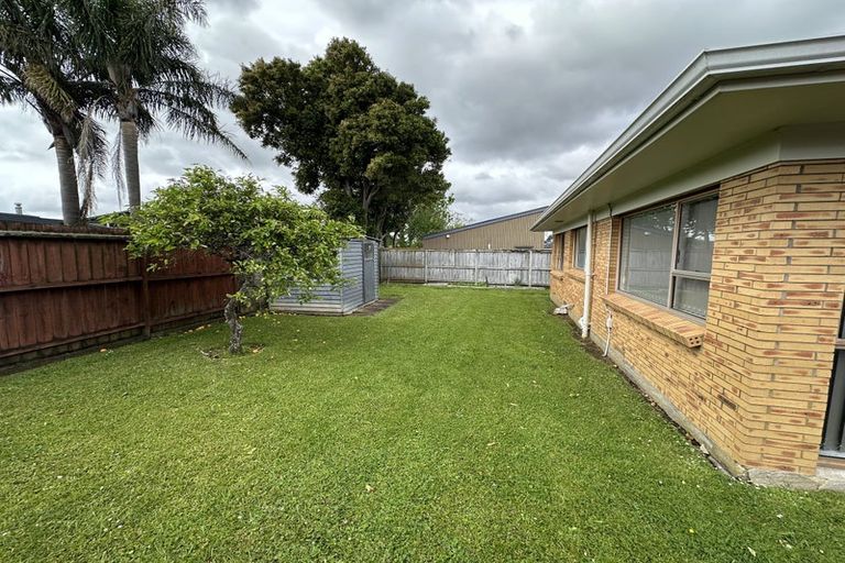 Photo of property in 2/78 Prince Regent Drive, Half Moon Bay, Auckland, 2012