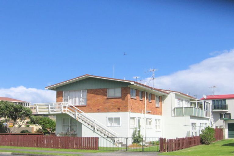 Photo of property in 56 Maunganui Road, Mount Maunganui, 3116